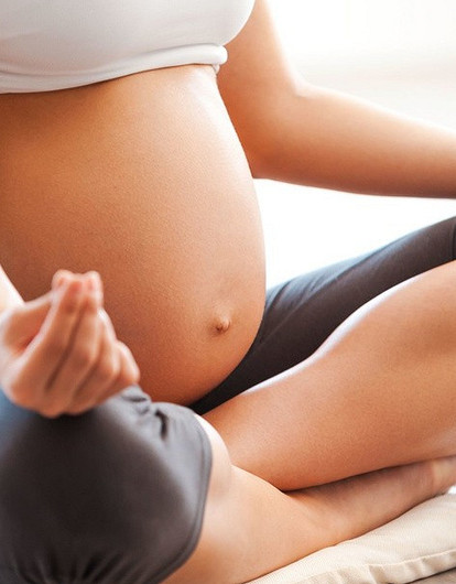 Фитнес для беременных на всех сроках: 19 эффективных упражнений (видео)