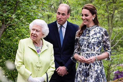 Кейт Миддлтон и принц Уильям закончили рождественский тур встречей с Елизаветой II