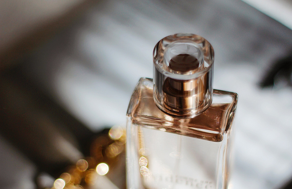6 популярных женских парфюмов, которые мужчины выносят с трудом