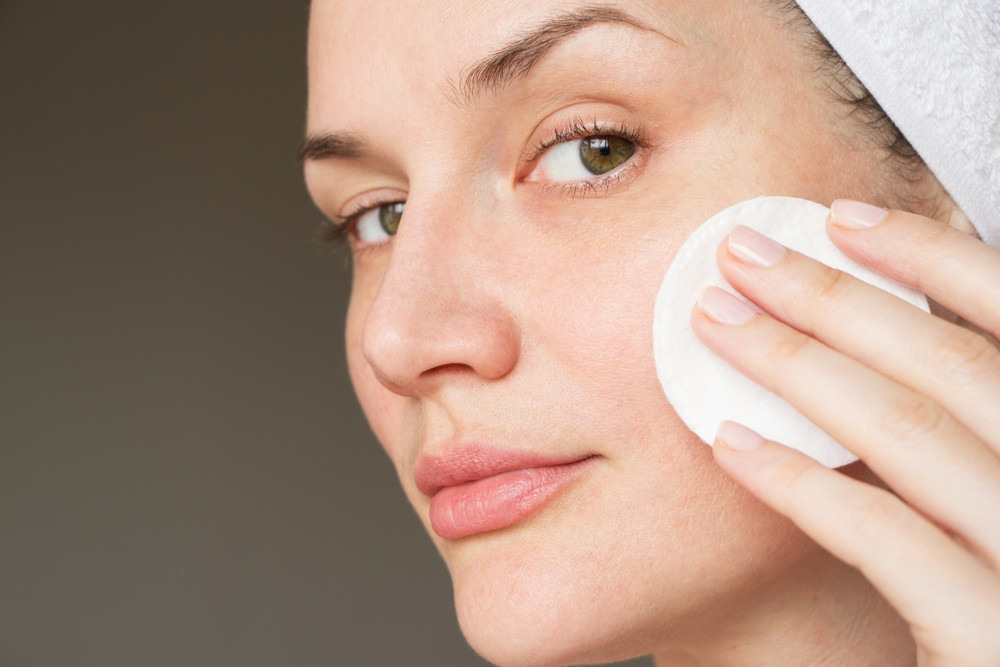 Как ухаживать за жирной кожей лица: 7 правильных ответов на важные вопросы