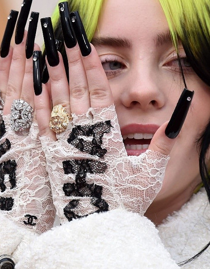 Недовольное лицо Билли Айлиш на «Оскаре» стало мемом (видео)