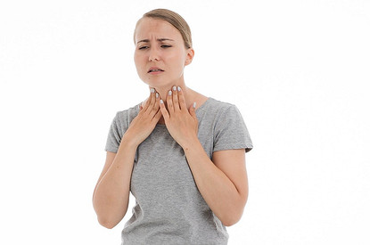 Простуды нет, а симптомы есть: лечение сухого кашля и першения в горле