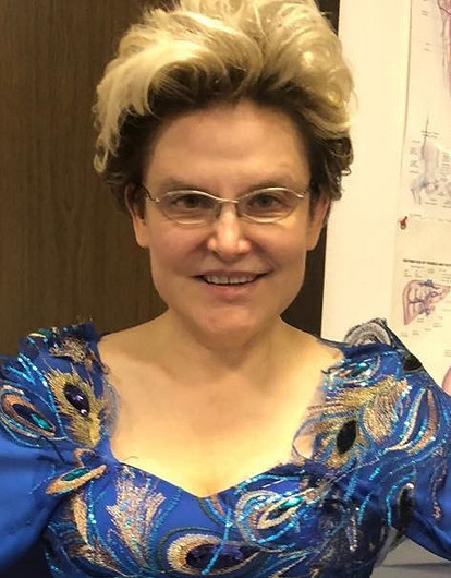 Елена Малышева спела песню о прививках и взорвала Сеть (странное видео)