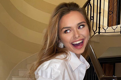 «Третий десяток!»: Стеша Маликова отпраздновала 20-летие (видео)