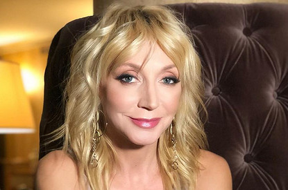 Кристина Орбакайте показала растяжку после перелома ноги (видео)