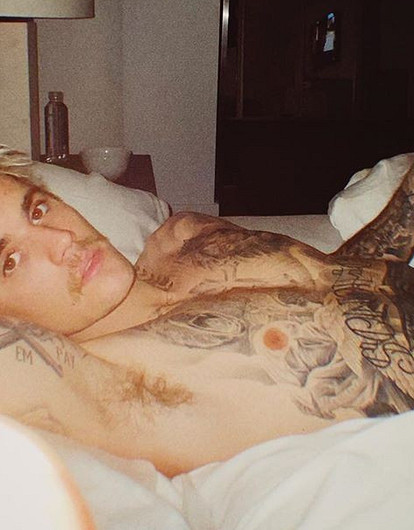 «Просто сходил с ума»: Джастин Бибер о расставании с Гомес и нежелании встречаться с Болдуин (бедняга)