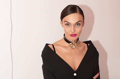 Алена Водонаева начала маскироваться после допроса в полиции (видео)