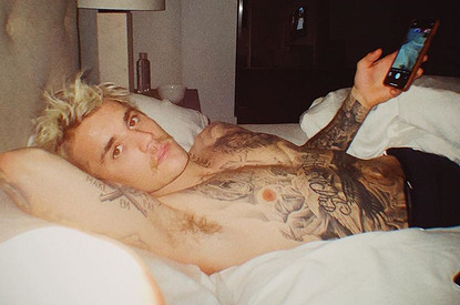 «Просто сходил с ума»: Джастин Бибер о расставании с Гомес и нежелании встречаться с Болдуин (бедняга)