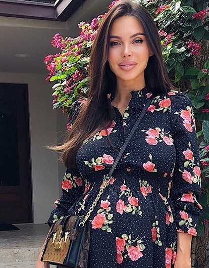 «Боюсь заходить в Instagram»: Оксана Самойлова призналась, что ей уже неловко перед людьми из-за своей беременности (видео)