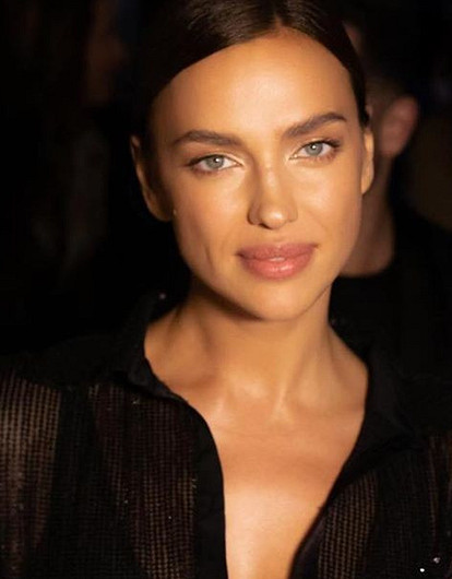 Ирина Шейк станцевала зажигательный тверк в окружении толпы мужчин (видео)