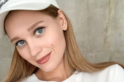 Похудевшая Кристина Асмус вызвала беспокойство у пользователей Сети (ноги-спички)