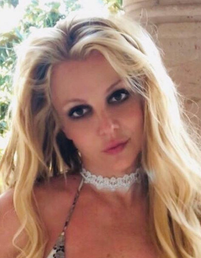 Бритни Спирс попала в больницу со сломанной ногой