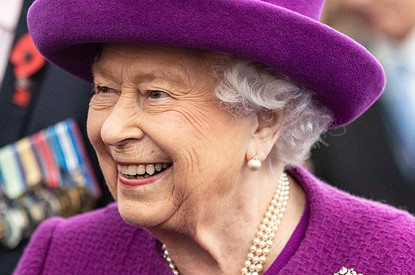 Елизавета II запретила Меган Маркл и принцу Гарри использовать бренд Sussex Royal