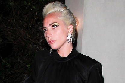 Леди Гагу застали за поцелуями с новым парнем