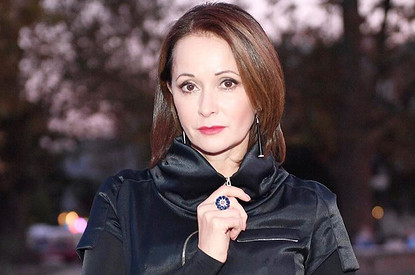 «Женщина хоть куда: и в горячую избу, и коня на скаку»: Ольга Кабо рассказала о личной жизни, профессии и планах (видео)