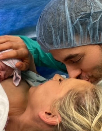 Энрике Иглесиас и Анна Курникова дали новорожденной дочери русское имя