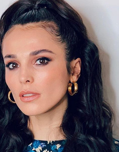 «Всю жизнь стыдилась»: Сати Казанова о своей болезни, жизни в деревне и кавказском акценте