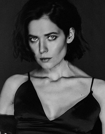 «Применяла способ спецназовцев»: Юлия Снигирь рассказала, как грелась на съемках «Нового папы» (вот это выдержка)