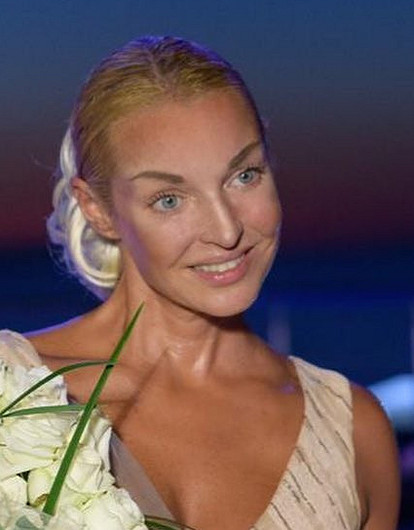 Анастасия Волочкова перенесла свадьбу (все ради красивой даты)