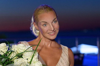 Анастасия Волочкова перенесла свадьбу (все ради красивой даты)