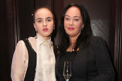 «Лучше содрать обои, чем кожу»: Лариса Гузеева прокомментировала нервный срыв дочери