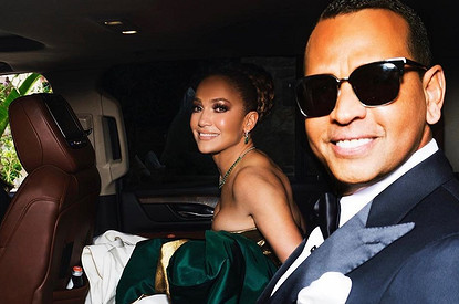 Бойфренд Дженнифер Лопес надел ее платье и станцевал в нем (забавное видео)