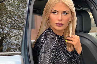 «В рубашке родилась»: Виктория Боня поделилась архивными детскими фото (милашка)