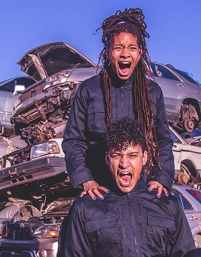 Дочь Уилла Смита решила на сутки закрыться в коробке вместе со своим парнем