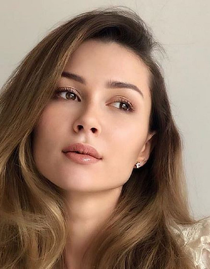 «Закрылась в своей ракушке»: дочь Анастасии Заворотнюк рассказала, как переживает болезнь матери