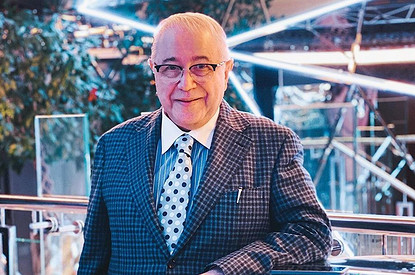 Евгений Петросян выложил обнаженное фото и оправдался перед хейтерами