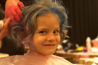 «Еле отмыли»: дочь Тимати разукрасили на премьере мультфильма «Тролли» (бабушка в шоке)