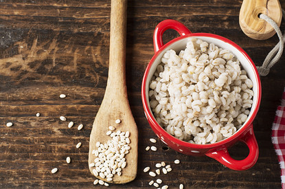 Тоже суперфуд: польза и вред ячневой каши для здоровья (и 5 простых рецептов)