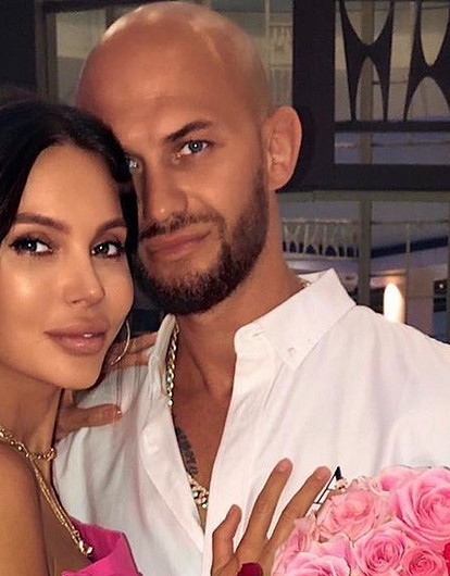 Оксана Самойлова опровергла слухи о домашнем насилии со стороны Джигана