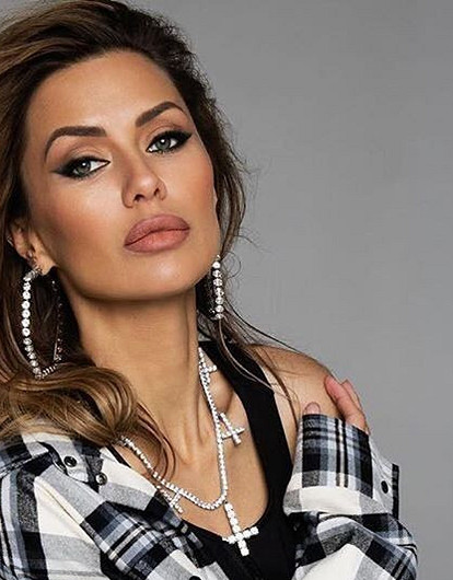 Яна Рудковская похвалила «обвисшее худое тело» Виктории Бони