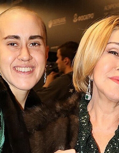 «Не люблю маму»: дочь Любови Успенской заявила, что боится преследований (во всем винит мать)