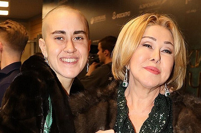 «Не люблю маму»: дочь Любови Успенской заявила, что боится преследований (во всем винит мать)