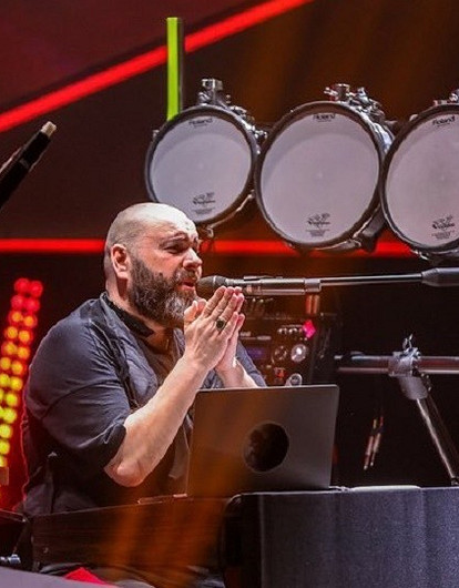 Максим Фадеев хочет оставить певицу Наталью Ионову без сценического имени (борьба за Глюкозу)