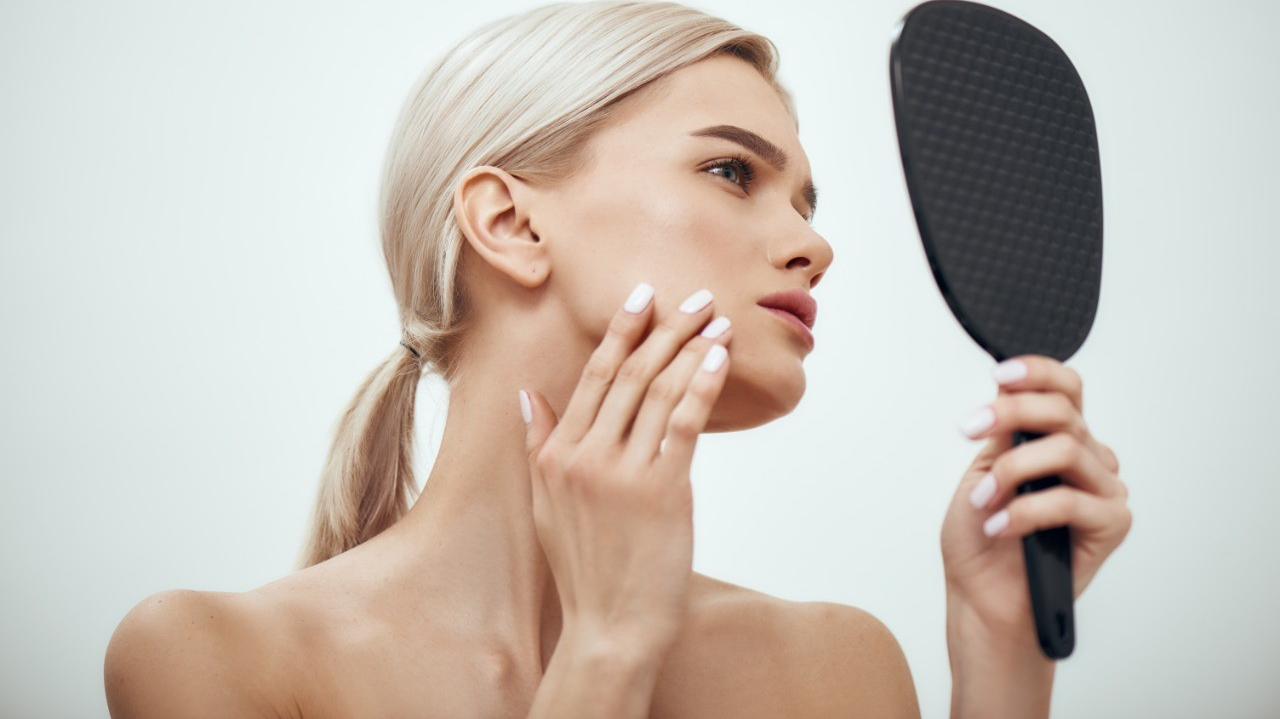 Как избавиться от жирной кожи лица: 6 рекомендаций и 8 эффективных масок