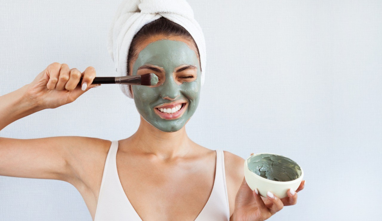 Как избавиться от жирной кожи лица: 6 рекомендаций и 8 эффективных масок
