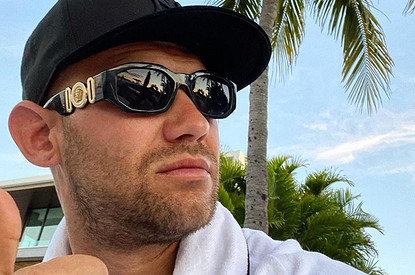 «Я теперь крестный Давида»: Джиган опубликовал очередной странный пост после возвращения из рехаба (видео)