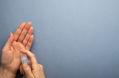 Не антисептиком единым: 5 бьюти-средств, которые помогут пережить карантин