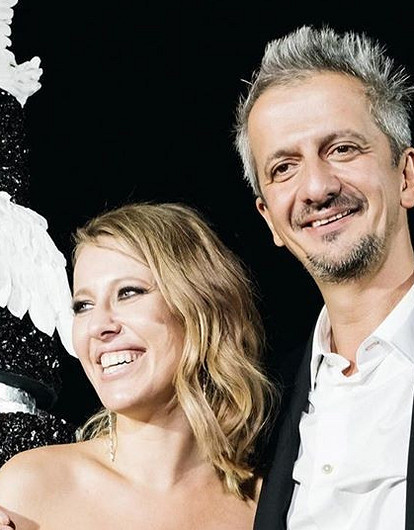 Константин Богомолов раздел Ксению Собчак в ресторане (интимное видео)