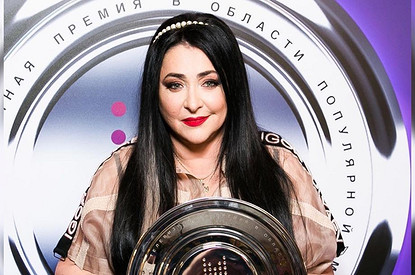 «Антистресс»: Лолита показала грудные импланты у пластического хирурга (видео)