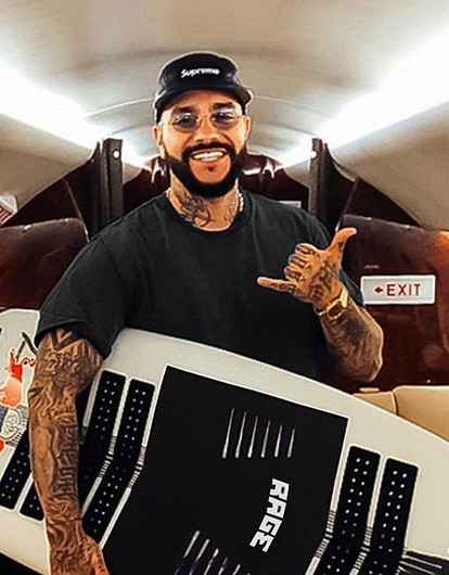 «Сплошное удовольствие»: Тимати «вышел в окно» на Мальдивах (видео)