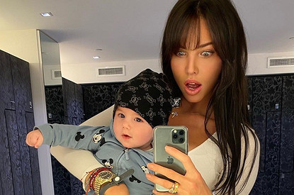 «Тут — папа, а тут — мама»: Анастасия Решетова показала фото сына, где он похож сразу на обоих родителей