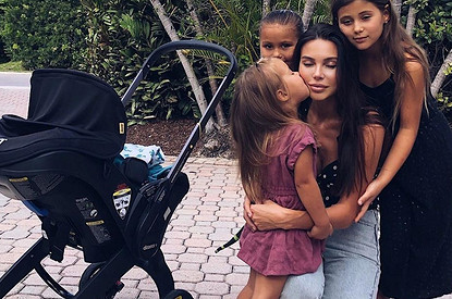 «Леюшкина поддержка»: Оксана Самойлова показала, как пятилетняя дочь танцует и признается ей в любви (видео)