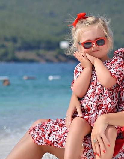 Пелагея показала, как ее трехлетняя дочь Тася поддержала #мойдодырchallenge (видео)