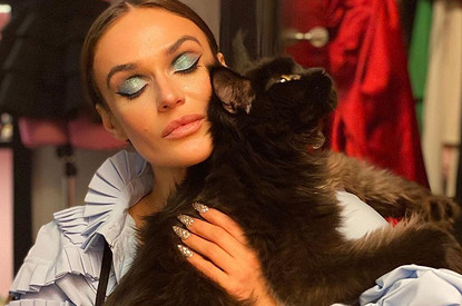 «Хаотичные царапины в разные стороны»: Алена Водонаева пожаловалась на своего кота породы мейкун (видео)