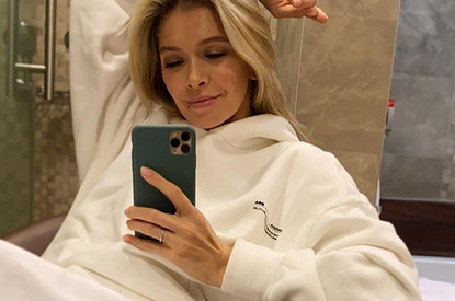 «Оставайся дома»: Вера Брежнева показала нежное домашнее фото с Меладзе