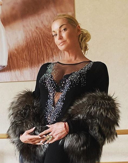 «Я трудилась и пахала»: Анастасия Волочкова оправдалась за шикарную жизнь на карантине